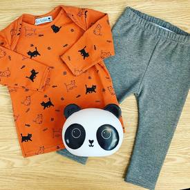 La petite tenue parfaite pour ouvrir son calendrier de l’avent ! 🐼

#evakoshka #modeenfantine #kidswear #madeinfrance #madeinparis #kidsfashion